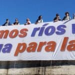Tras décadas de vertidos ilegales en un espacio protegido, la presión ciudadana logra que se construya el colector Ciudalcampo-EDAR Arroyo Quiñones.