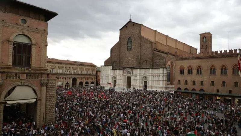 Desde Roma a Milan, Bolonia a Génova, Livorno,  Nápoles, Turín y Florencia, Bari o Palermo,