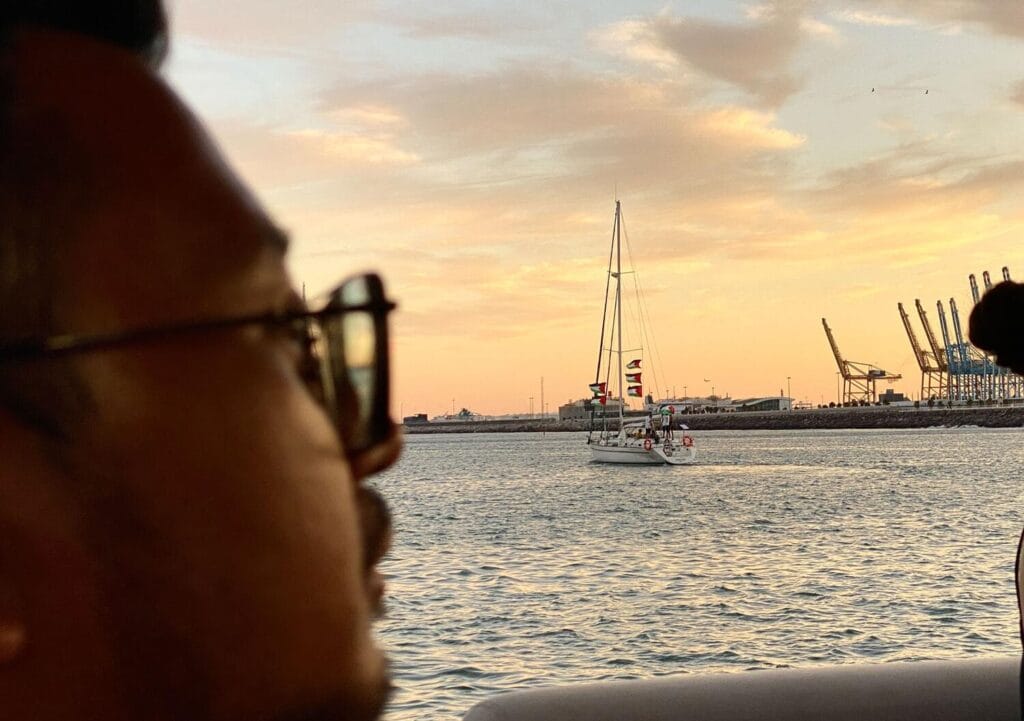 La Flotilla salió del puerto de Barcelona el 31 de Diciembre, pero tuvo que volver por la mala mar durante la noche - Mauricio Morales.