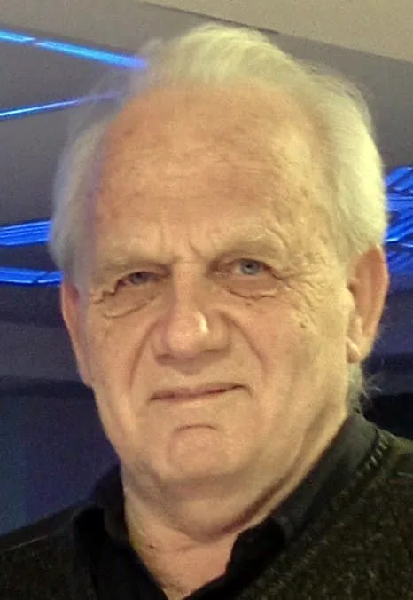 La imagen tiene un atributo ALT vacío; su nombre de archivo es Raul.jpg